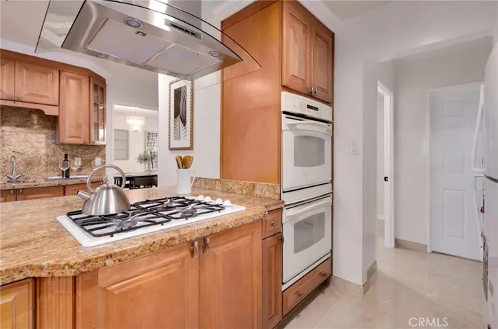 628 Barry Place, Altadena, California 91001