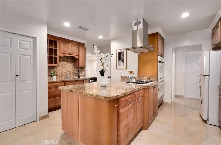 628 Barry Place, Altadena, California 91001