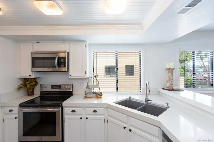 1680 N Coast Highway 101 43, Encinitas, California 92024