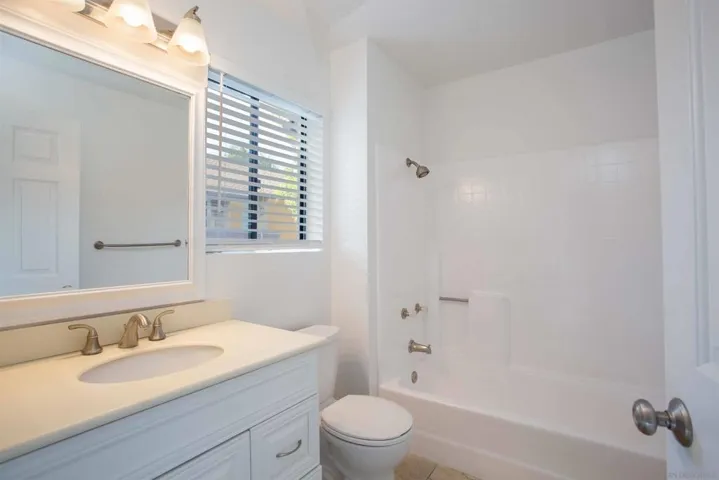 1680 N Coast Highway 101 43, Encinitas, California 92024