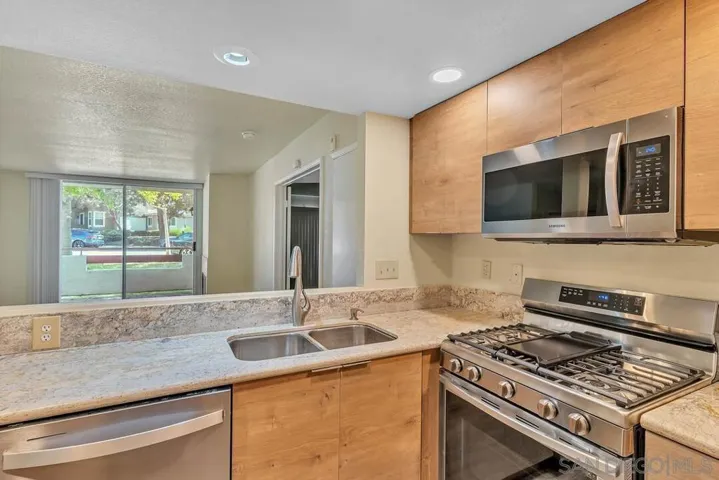445 Ribbon Beach Way 277, Oceanside, California 92058