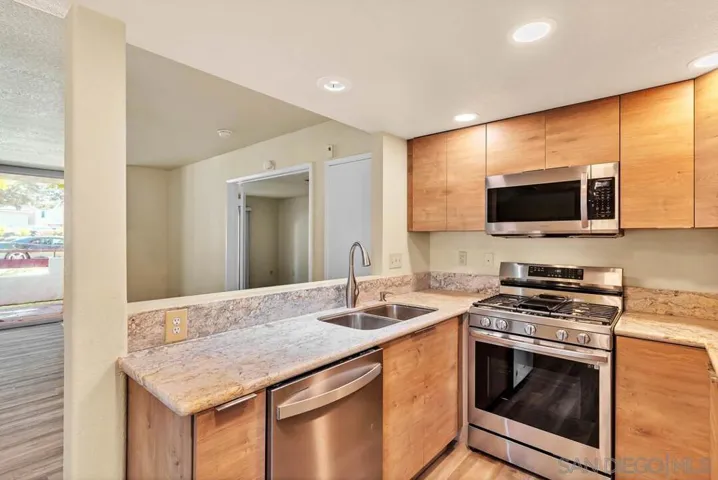 445 Ribbon Beach Way 277, Oceanside, California 92058