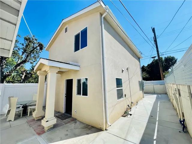 18720 Cohasset Street, Reseda, California 91335
