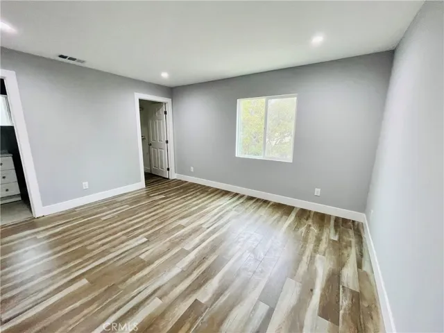 18720 Cohasset Street, Reseda, California 91335