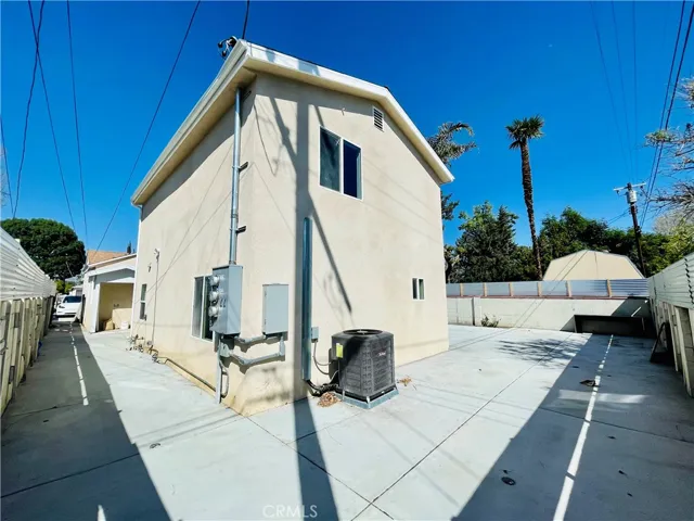 18720 Cohasset Street, Reseda, California 91335