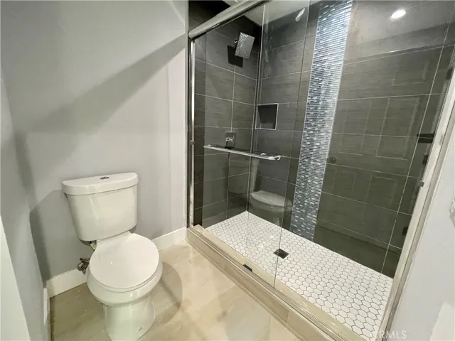 18720 Cohasset Street, Reseda, California 91335