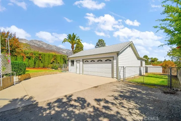 810' garage and workshop