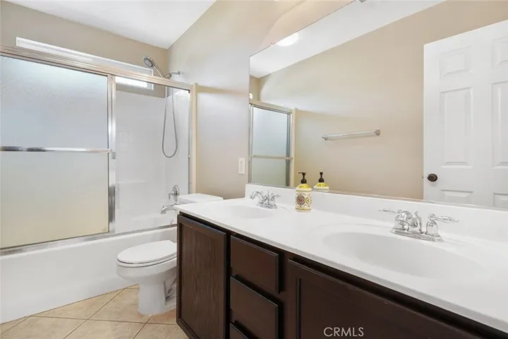 Upstairs Full Bath