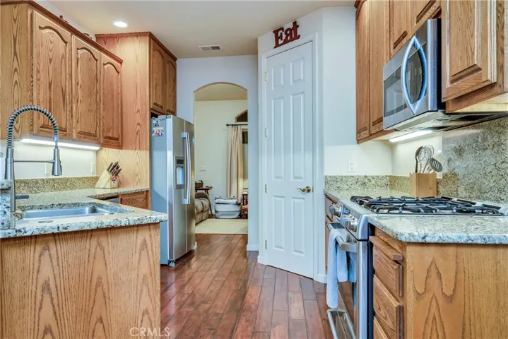 905 Oak Park Way, Lakeport, California 95453