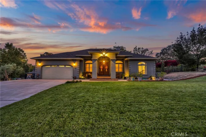 905 Oak Park Way, Lakeport, California 95453
