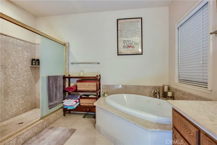 905 Oak Park Way, Lakeport, California 95453