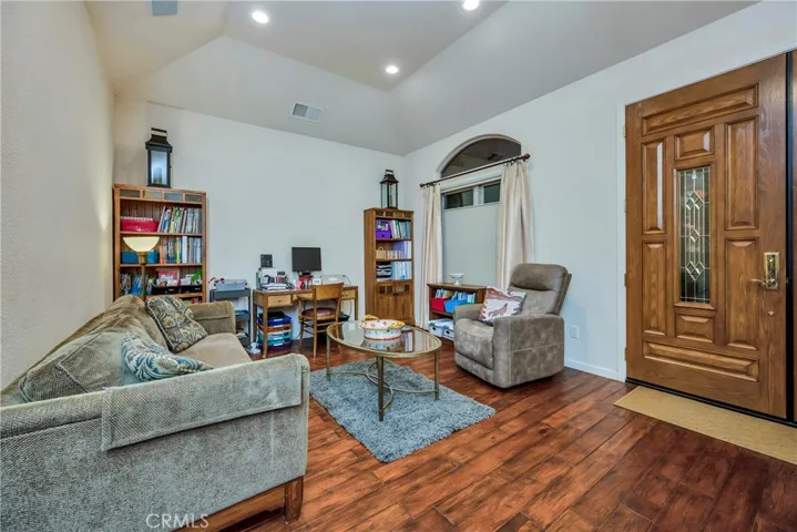 905 Oak Park Way, Lakeport, California 95453