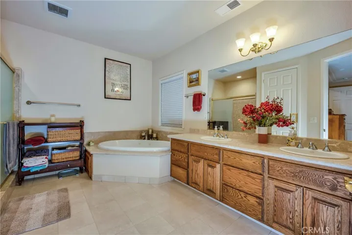 905 Oak Park Way, Lakeport, California 95453