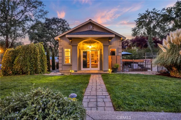905 Oak Park Way, Lakeport, California 95453