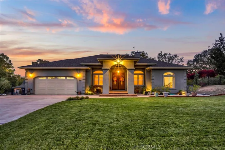 905 Oak Park Way, Lakeport, California 95453
