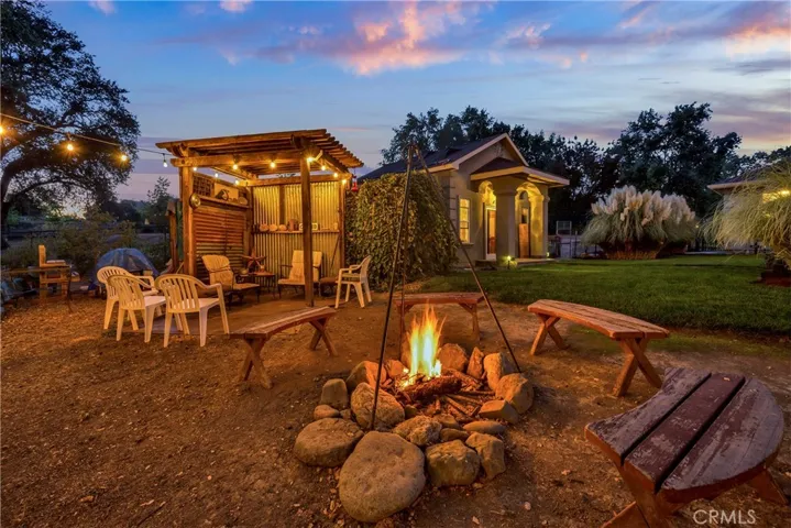 905 Oak Park Way, Lakeport, California 95453