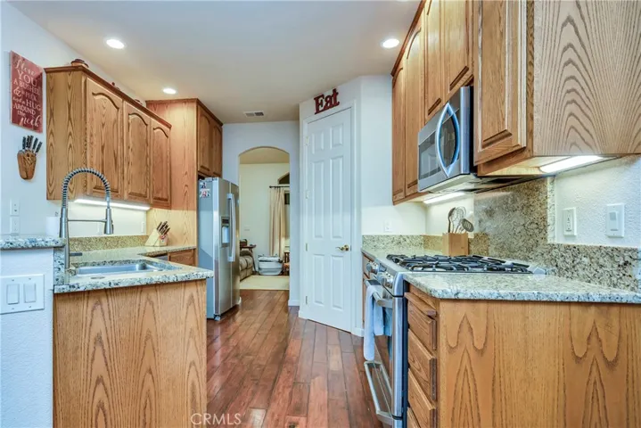 905 Oak Park Way, Lakeport, California 95453