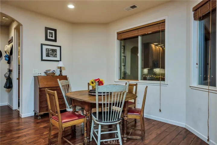 905 Oak Park Way, Lakeport, California 95453