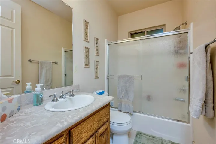 905 Oak Park Way, Lakeport, California 95453