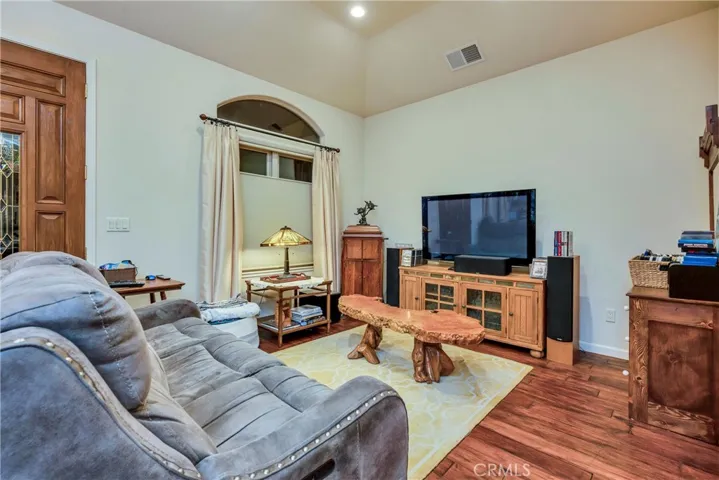 905 Oak Park Way, Lakeport, California 95453