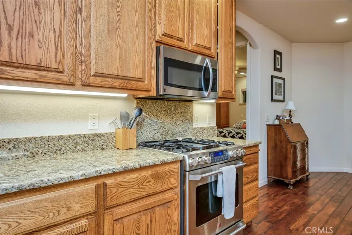 905 Oak Park Way, Lakeport, California 95453