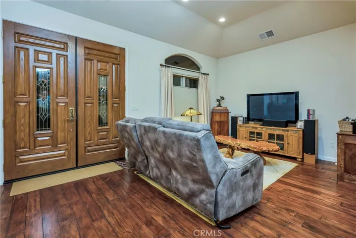 905 Oak Park Way, Lakeport, California 95453
