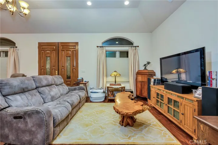 905 Oak Park Way, Lakeport, California 95453