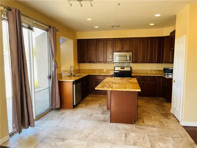 8088 Sorrento, Fontana, California 92336