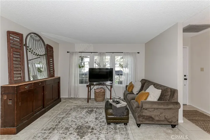 2951 Redwood Drive, Merced, California 95340