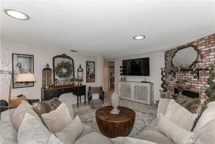 2951 Redwood Drive, Merced, California 95340