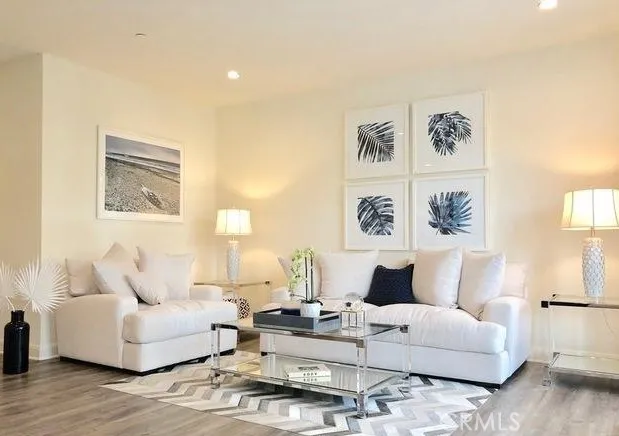 859 S Lucerne Boulevard 110, Los Angeles, California 90005