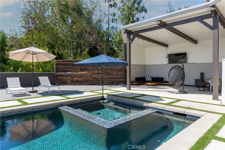10255 Overhill Drive, Cowan Heights, California 92705