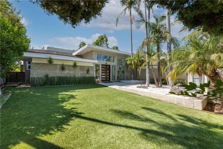 10255 Overhill Drive, Cowan Heights, California 92705