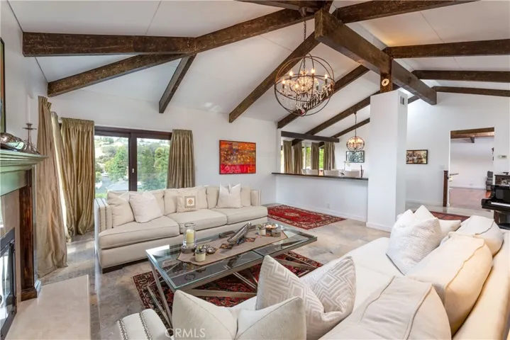 10255 Overhill Drive, Cowan Heights, California 92705