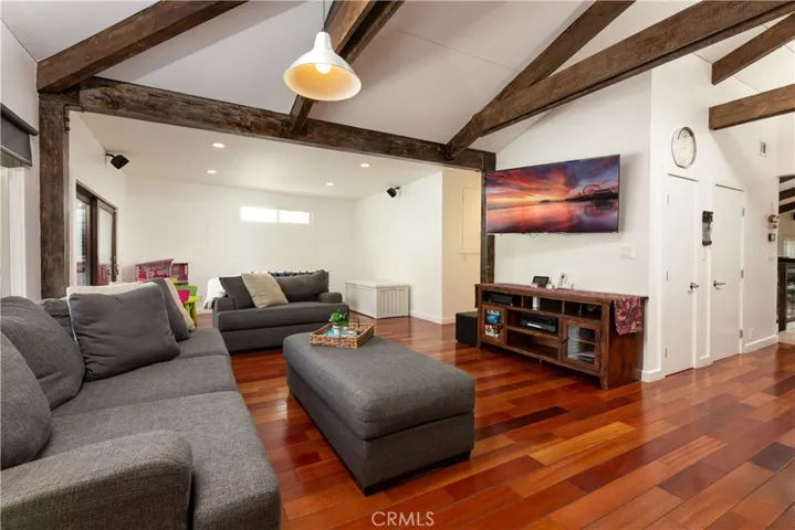 10255 Overhill Drive, Cowan Heights, California 92705