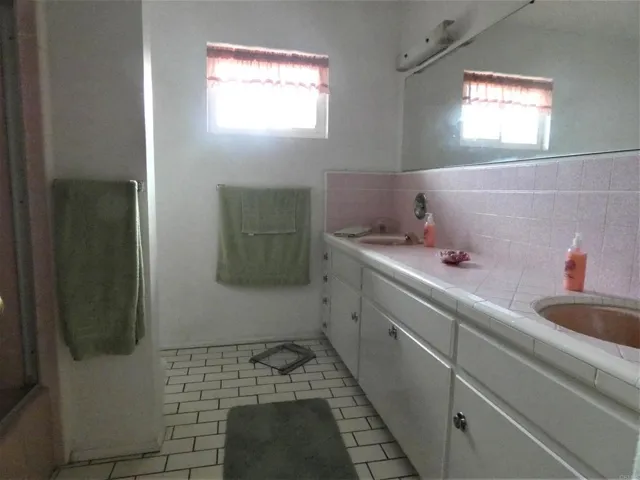 11223 Posthill Road, Lakeside, California 92040