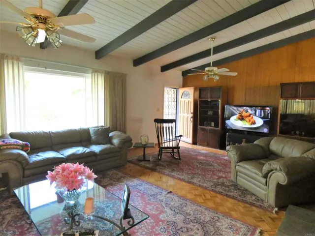 11223 Posthill Road, Lakeside, California 92040