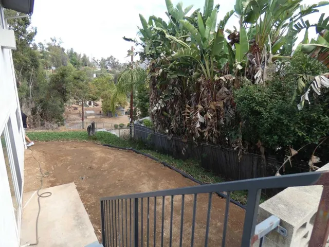 11223 Posthill Road, Lakeside, California 92040