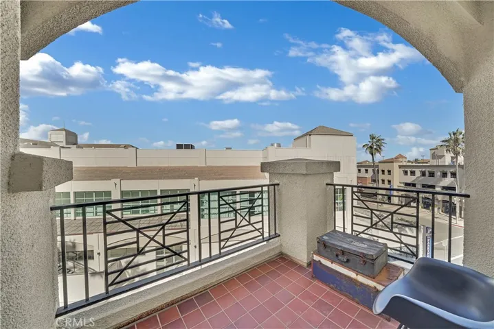 balcony off of living area