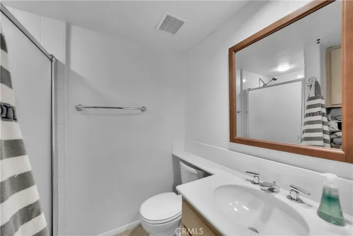 Bathroom in secondary bedroom
