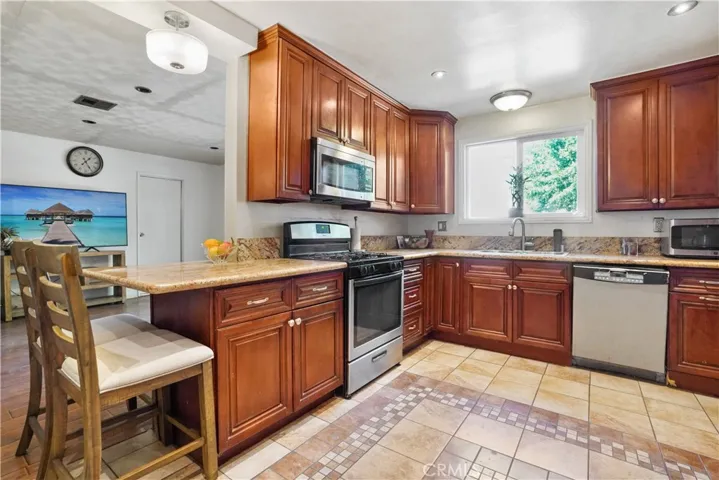23827 Victory Boulevard, West Hills, California 91307