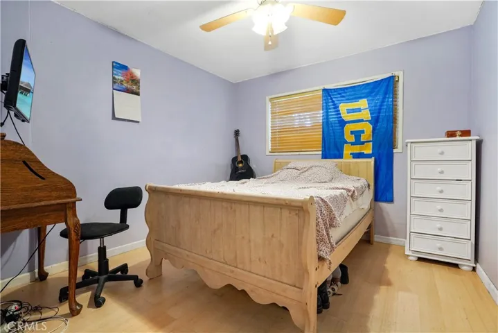 23827 Victory Boulevard, West Hills, California 91307