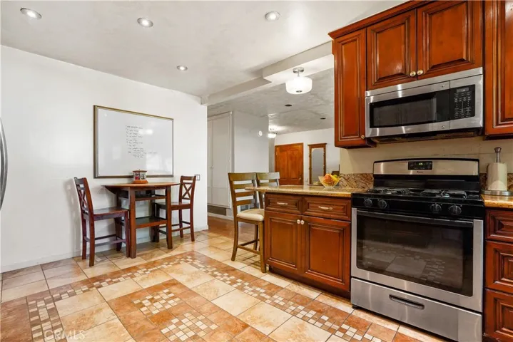 23827 Victory Boulevard, West Hills, California 91307