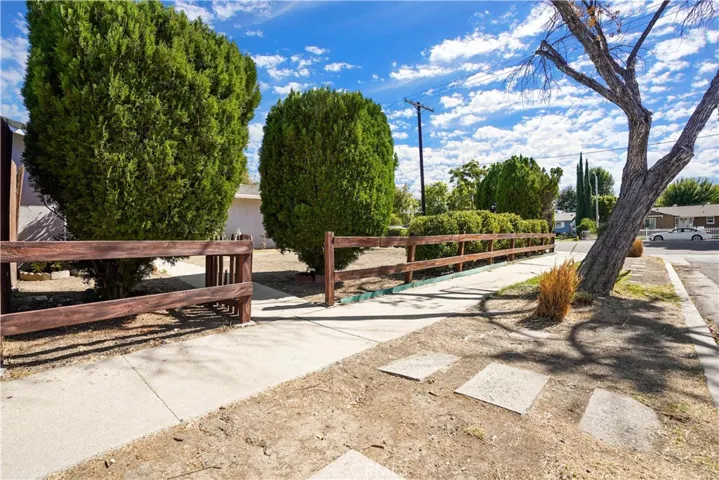 23827 Victory Boulevard, West Hills, California 91307