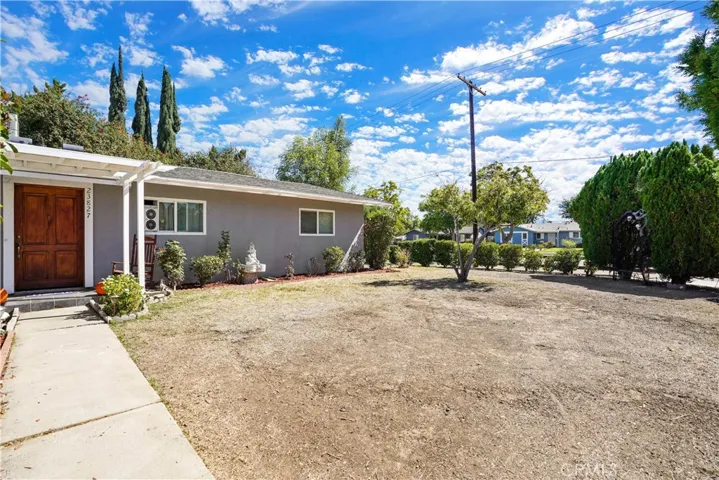 23827 Victory Boulevard, West Hills, California 91307
