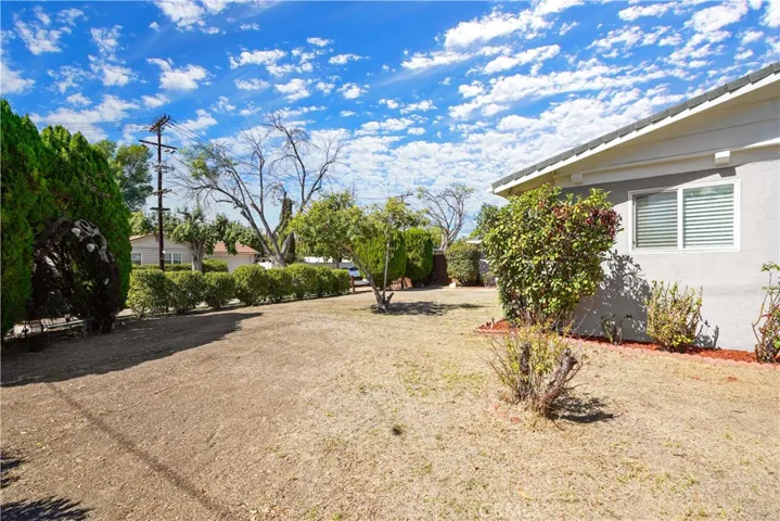 23827 Victory Boulevard, West Hills, California 91307