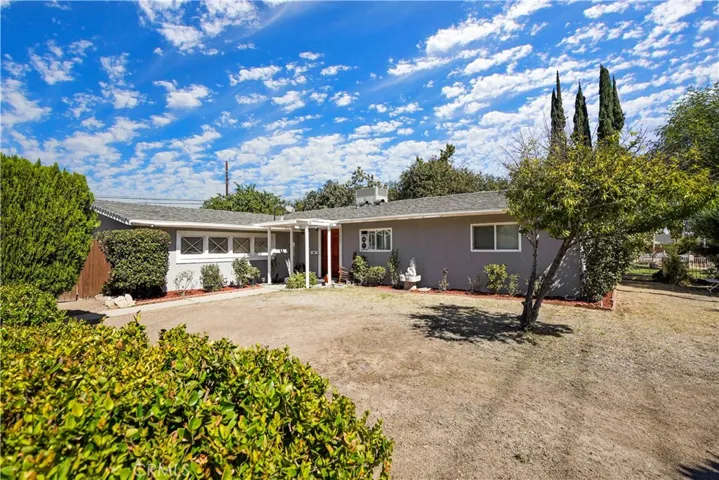 23827 Victory Boulevard, West Hills, California 91307