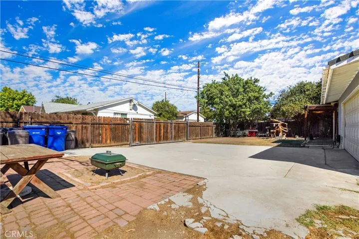 23827 Victory Boulevard, West Hills, California 91307