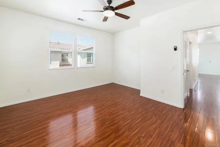 423 Avenida De La Luna, Vista, California 92083