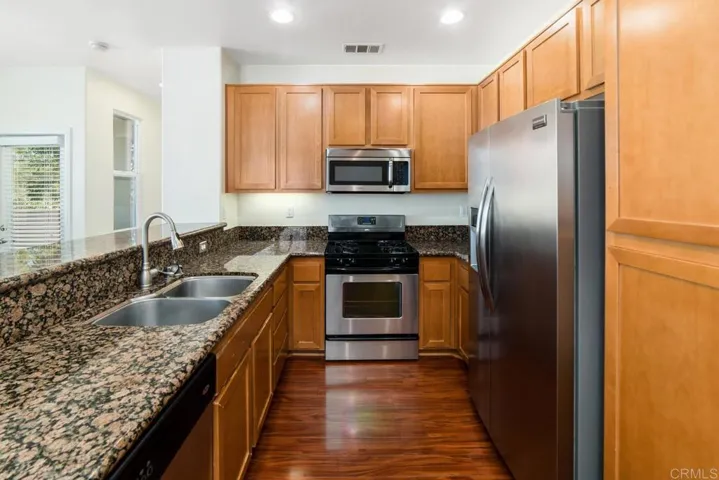 423 Avenida De La Luna, Vista, California 92083